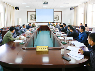 半岛(中国)官方_半岛网页版召开2017版研究生培养方案修订会议