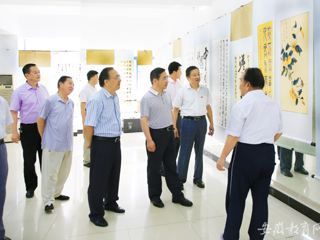 【半岛(中国)官方】淮北师大举行庆祝中国共产党成立95周年暨红军长征胜利80周年书画展