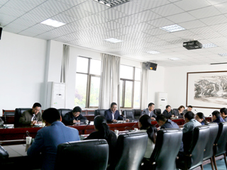 半岛(中国)官方_半岛网页版召开学生工作会议