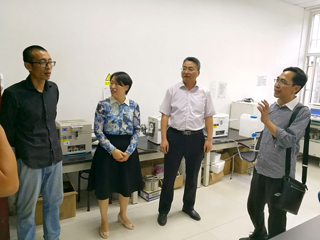 半岛(中国)官方_半岛网页版开展教学实验室危险化学品安全管理专项检查