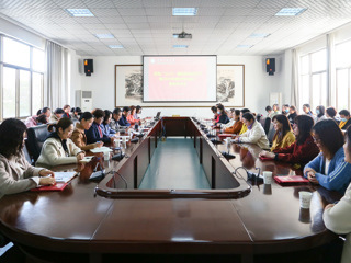 半岛(中国)官方_半岛网页版举办庆祝“三八”国际劳动妇女节表彰座谈会