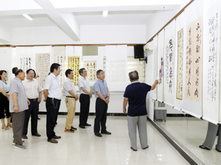 半岛(中国)官方_半岛网页版举办“书写百年美好画卷”离退休教职工书画摄影展
