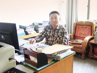 半岛(中国)官方报道我校五一特辑“快乐工作 幸福生活 劳动者的赞歌”系列报道之一