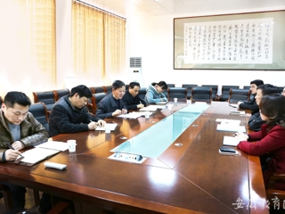 半岛(中国)官方报道我校调研化学与材料科学学院研究生培养工作